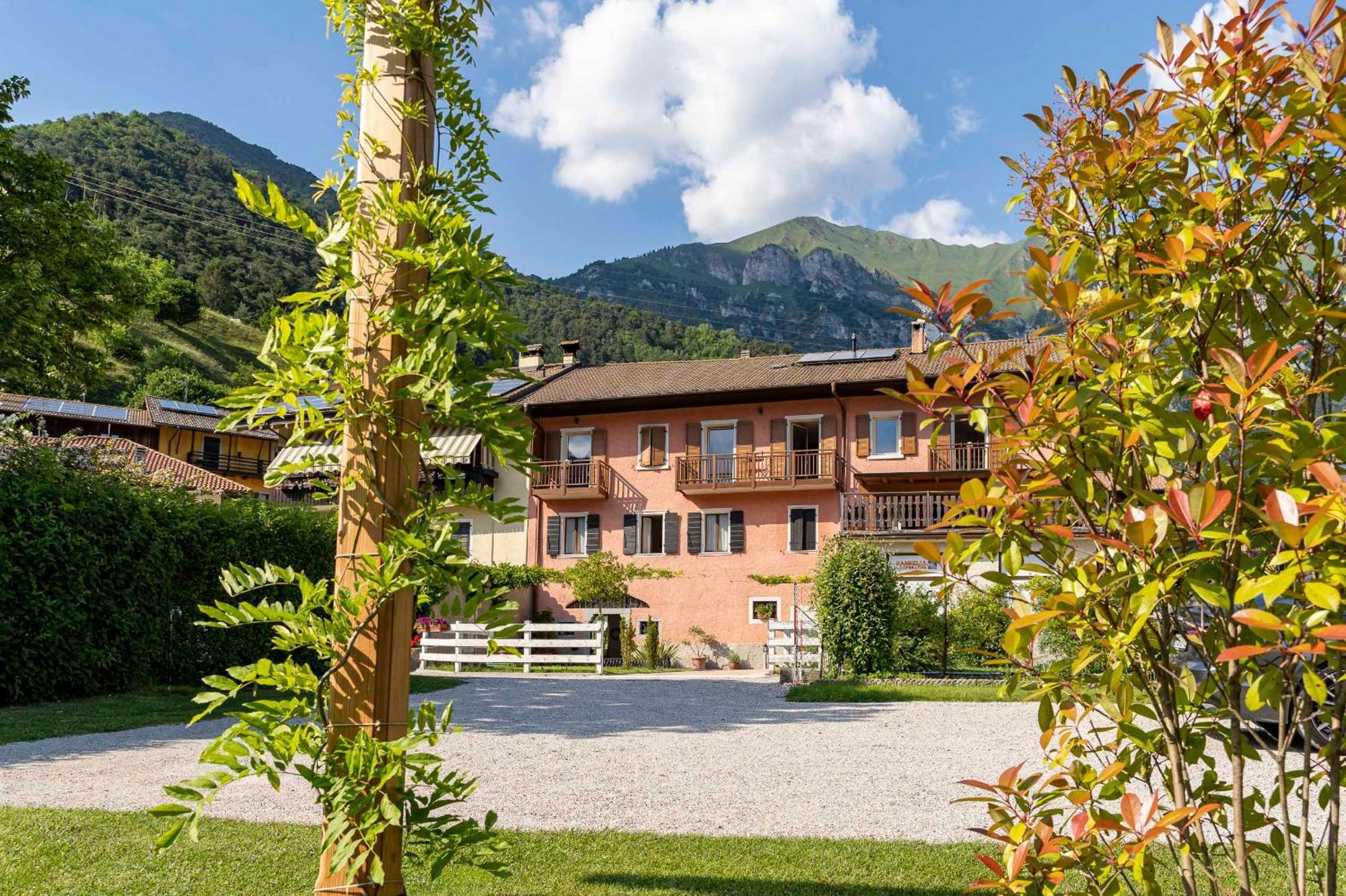 Ledro Lake Suite "Pur" Mezzolago Εξωτερικό φωτογραφία